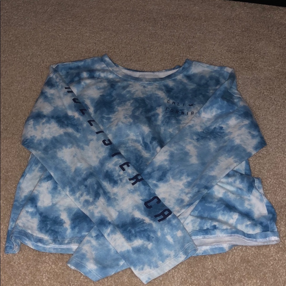 Slightly Cropped hollister long sleeve tee